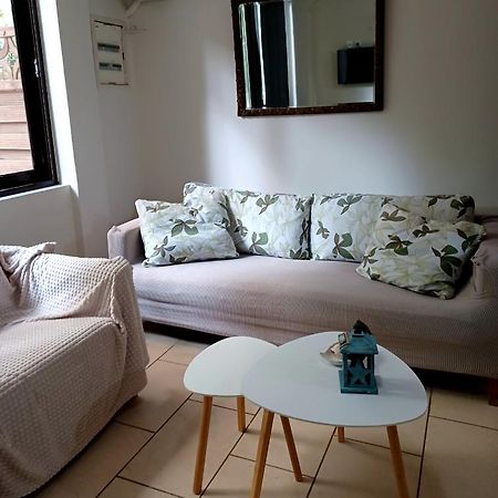 Varkiza Seaside Apts ภายนอก รูปภาพ