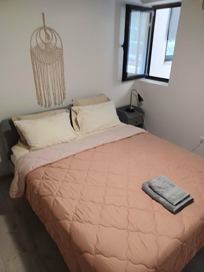 Varkiza Seaside Apts ภายนอก รูปภาพ